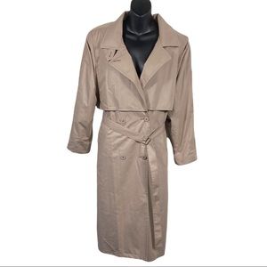 London Fog classic belted trench coat tan lined